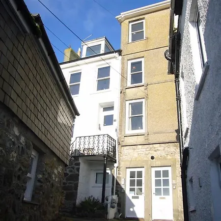 4 Victoria House With The Views In